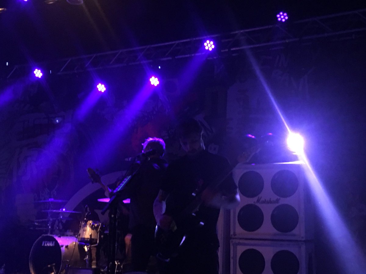 Jacobs6Samira's tweet photo. @whileshesleeps  pictures of you guys yesterday !!! It was so sick!!!🖤🖤😄#zappaantwerp #loveyouguys https://t.co/7lpczO5YwY