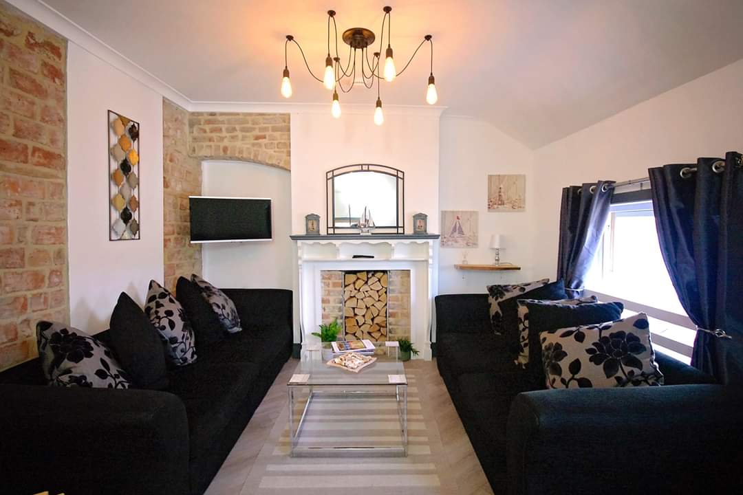 DriftwoodApart1's tweet photo. Driftwood Apartments Broadstairs 
Holiday Apartments available for rent. 2 bedroom penthouse apartment &amp; 4 bedroom duplex apartment.
Book Now https://t.co/a26udcSMzx
#Broadstairs #selfcatering #accommodation #apartments https://t.co/tREpTeM1PX