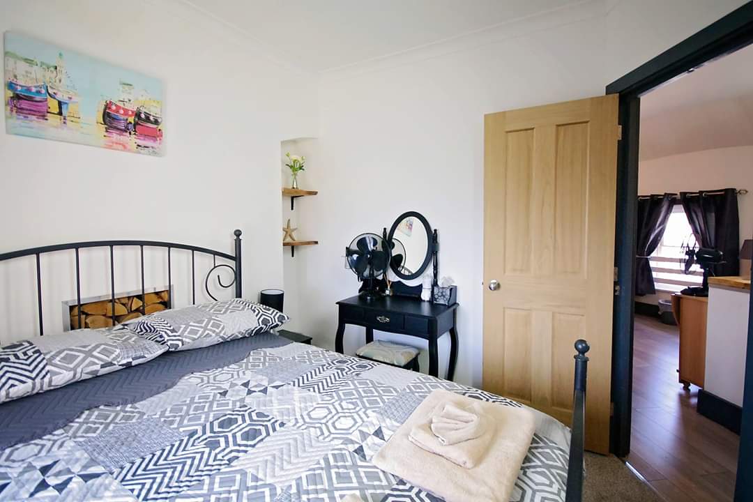 DriftwoodApart1's tweet photo. Driftwood Apartments Broadstairs 
Holiday Apartments available for rent. 2 bedroom penthouse apartment &amp; 4 bedroom duplex apartment.
Book Now https://t.co/a26udcSMzx
#Broadstairs #selfcatering #accommodation #apartments https://t.co/tREpTeM1PX