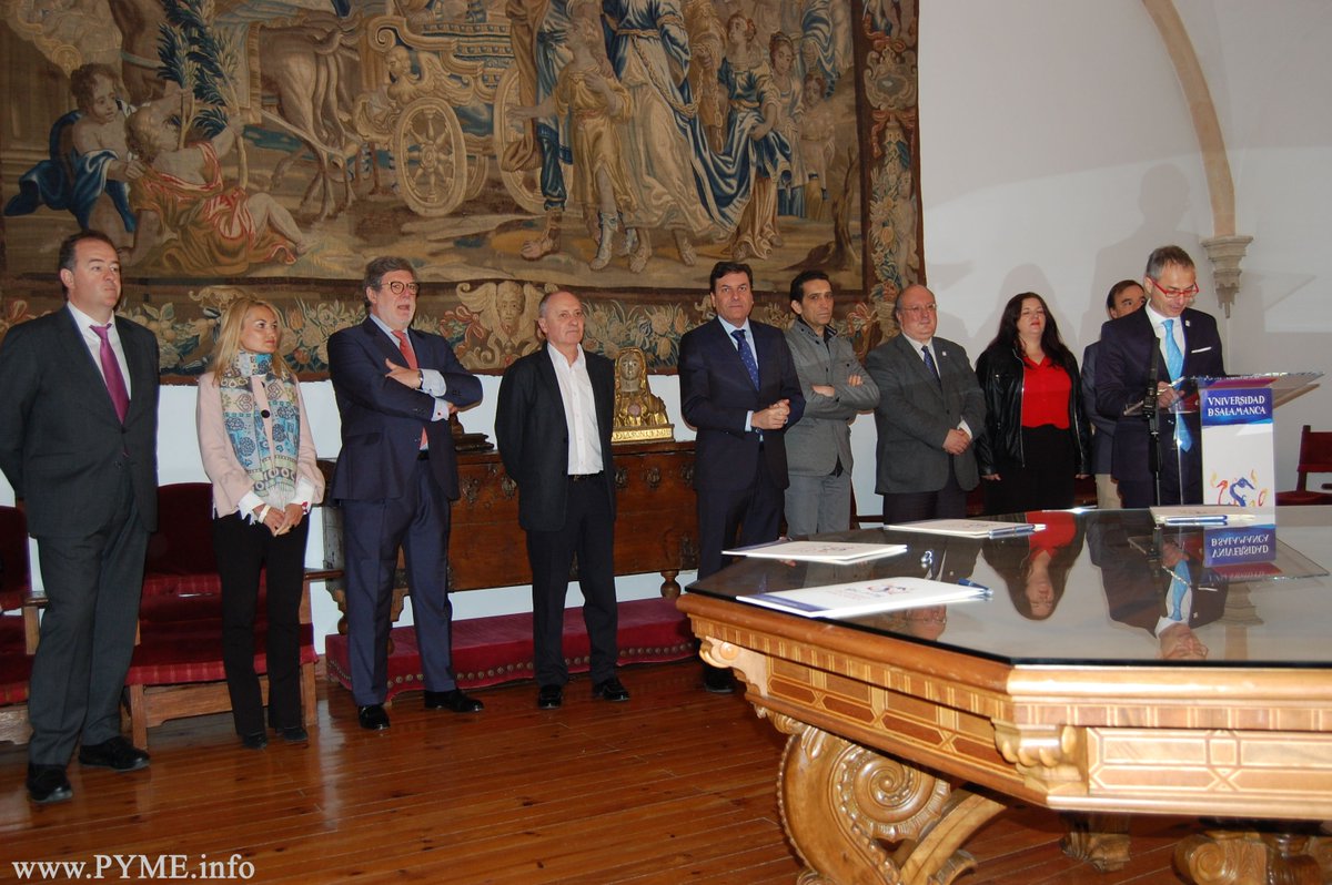 ceoecepymesa's tweet photo. A partir de las 10:00 horas, el presidente de CONFAES, @juanma665, asiste junto al presidente de CECALE, Santiago Aparicio a la firma del convenio entre @cecale_cyl, @UGTCyL, @CCOOCyL y @usal para la constitución de la cátedra en #PRL, en el marco del @VIIICentenario. https://t.co/meMu3i8Sn4