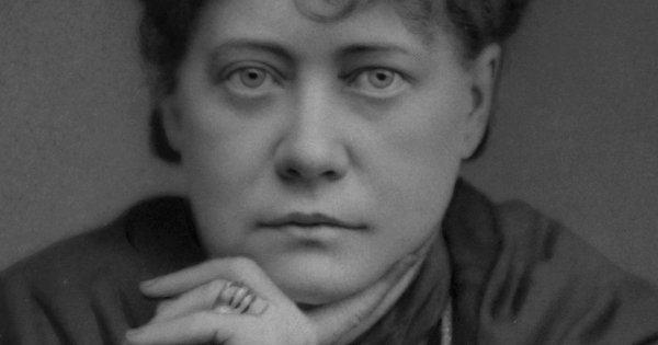 amorcgle's tweet photo. “Para llegar a la iluminación, debes conseguir el conocimiento de tí mismo; y el conocimiento de tí mismo, es hijo de las buenas obras.” 
Helena Petronila Blavatsky https://t.co/e9fUB2zWme