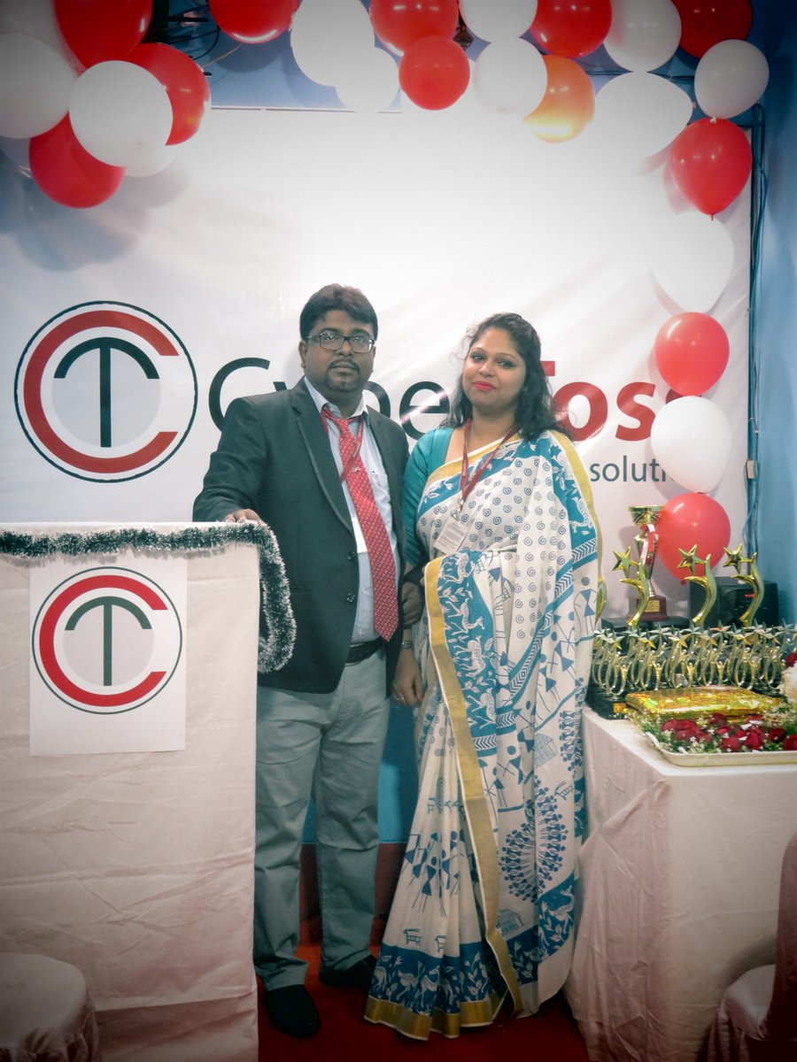 Cybertoss_Info's tweet photo. When we are talking about best Creative writers, Eddie Smith and Ishani Sarkar are two of them. On the occasion of the Annual Programme, they are in one frame. 
#featuring #music #celebration #party #family #happy #celebrate #food #Awards #CyberToss #AnnualDay #motivation https://t.co/HZUDTTrzTt