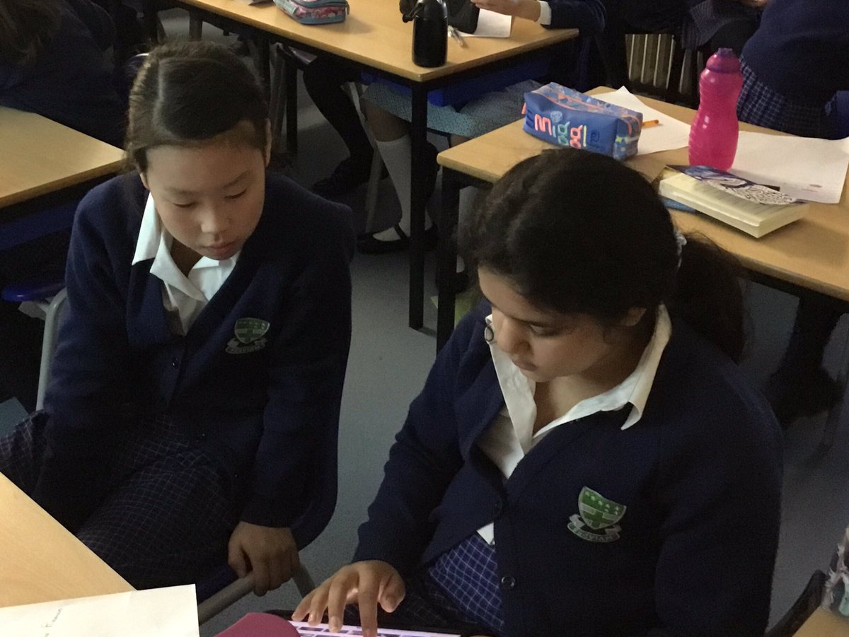 UrsulineYear5's tweet photo. #UrsulineYear5 iMovie workshop. Creating space movie trailers #UrsulineComputing https://t.co/8fOCBcmpmT