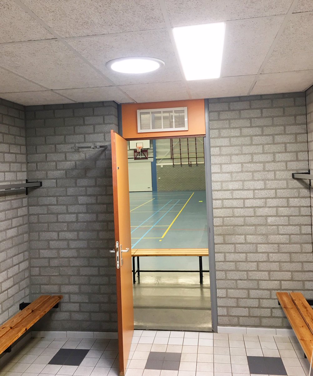 De werkzaamheden in #sporthal de Slaghen in #Ommen zijn klaar!
Vorige week is door ons de warmwatervoorziening vervangen voor #zonneboilers van <a href="/AOSmithWPC/">A.O. Smith Water Products Company B.V.</a> én is de verlichting vervangen voor #LED verlichting....