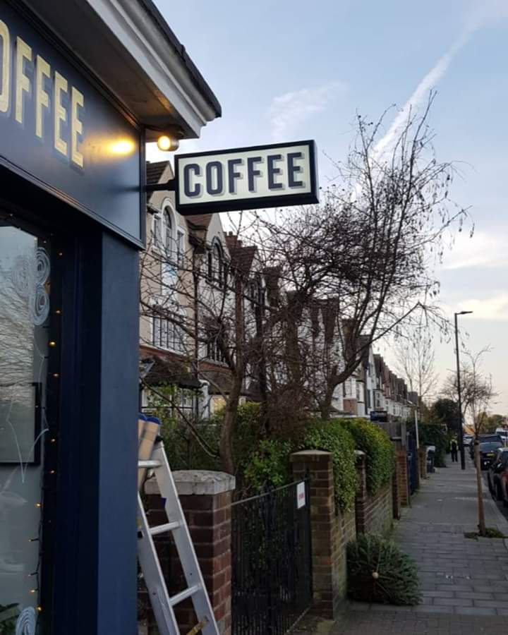 DX_Signs's tweet image. The uniquely built projecting sign placed on the Estate Office Coffee sidewall, facing a perfect viewpoint...Streatham Hill High Road busiest road junction. #projectingsign #ledlightbox #lightbox #illuminatedsign #streathamhill #estateofficecoffee #cafesigns #dxsigns