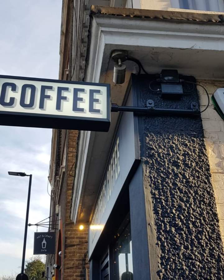 DX_Signs's tweet image. The uniquely built projecting sign placed on the Estate Office Coffee sidewall, facing a perfect viewpoint...Streatham Hill High Road busiest road junction. #projectingsign #ledlightbox #lightbox #illuminatedsign #streathamhill #estateofficecoffee #cafesigns #dxsigns