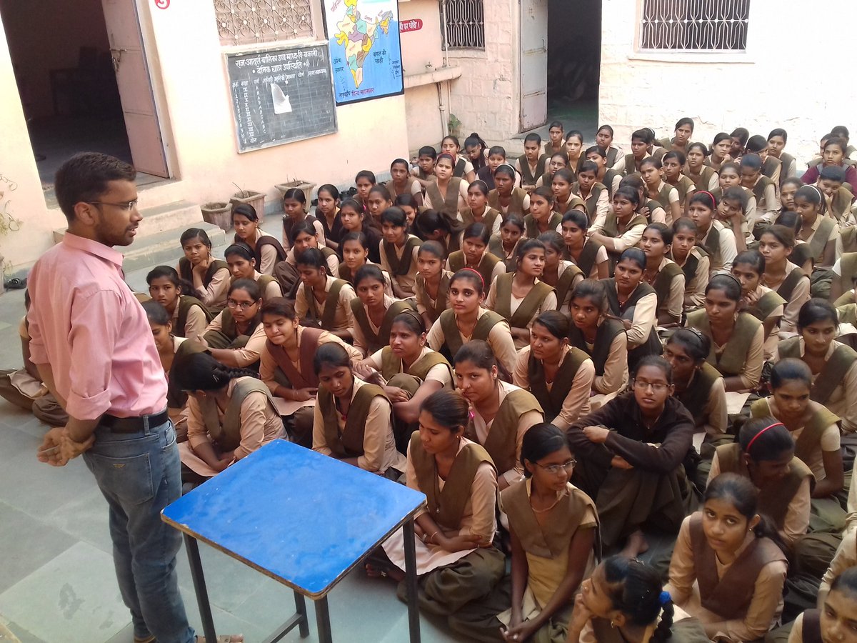 Kabeeraazad's tweet photo. #RYVP झालावाड़ की टीम सागर सोनी,मुकेश गजराज,यश सर्राफ ने आम जन तक पहुंचाई सरकार की आवाज़। #गरीबोकिसरकार
@ashokgehlot51
@SachinPilot  
@ZeeNews 
@abpnewstv 
@aajtak https://t.co/n39IfDuvHq