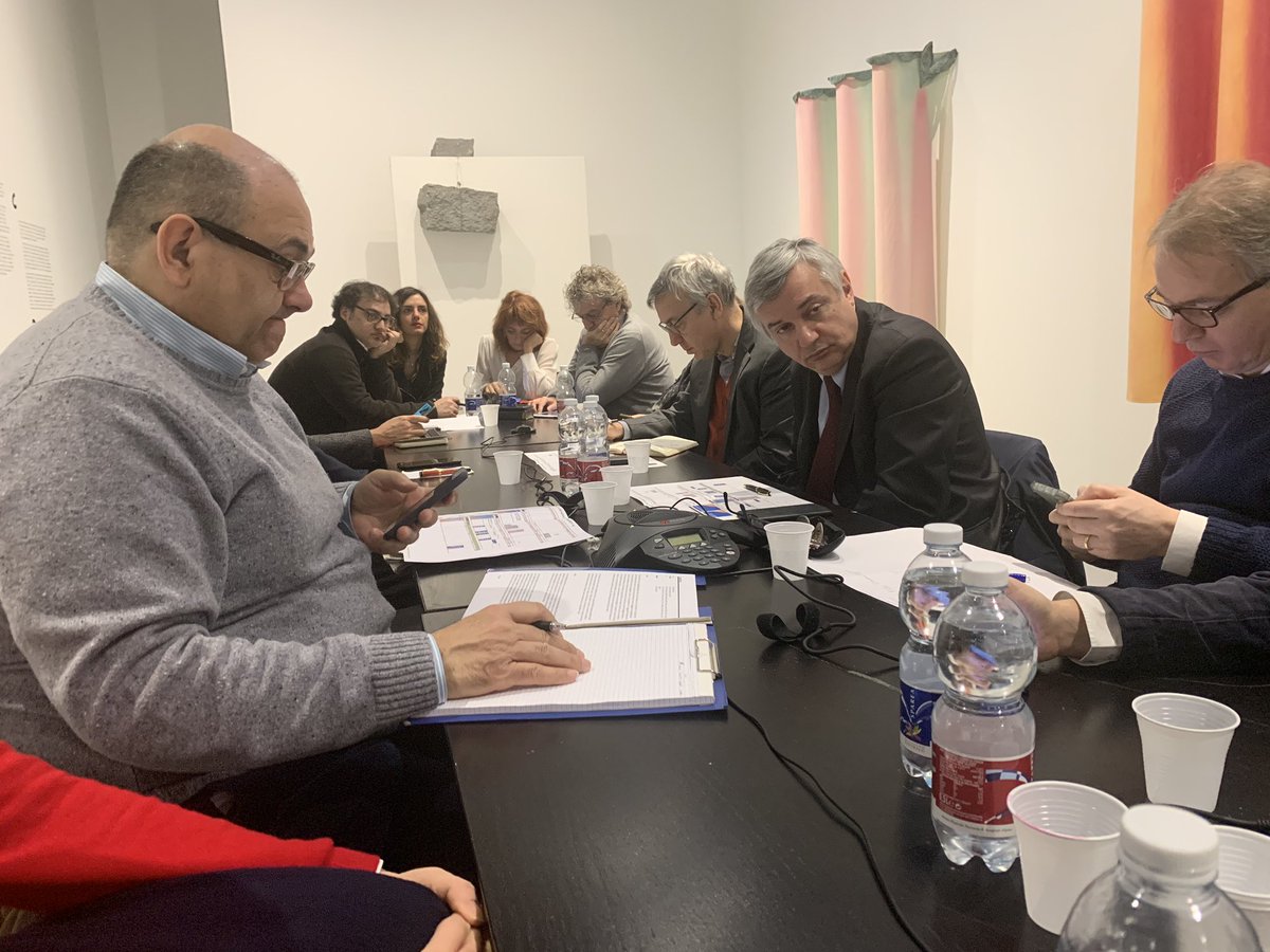 Il giornale di domani nasce tra le opere d’arte della <a href="/gamtorino/">GAM Torino</a> <a href="/LaStampa/">La Stampa</a> <a href="/StampaTorino/">La Stampa Torino</a>  con <a href="/Maumol/">Maurizio Molinari</a> <a href="/Aandreamalaguti/">Andrea Malaguti</a> @cynsga <a href="/straneuropa/">Marco Zatterin</a> <a href="/guidotiberga/">Guido Tiberga</a> <a href="/paololago/">paolo brusorio</a> <a href="/LaraLoreti/">Lara Loreti</a> <a href="/marco_sodano/">marco sodano</a> <a href="/EnricoCaporale/">Enrico Caporale</a> <a href="/simoni73/">Alberto Simoni</a>