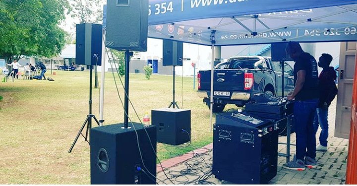 Dksondj's tweet photo. Sound and DJ equipment to hire at an affordable price. Hala at me for details and pricing @FrolistikEnt https://t.co/MaHHsXeixk