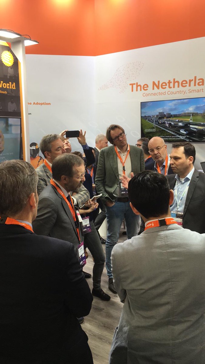 nl_mwc's tweet photo. Start Overheidstour op #nlmwc19 met @MatthijsvBonzel @NBSOBCN #mwc19 #InvestinHolland https://t.co/hXESvctsWZ