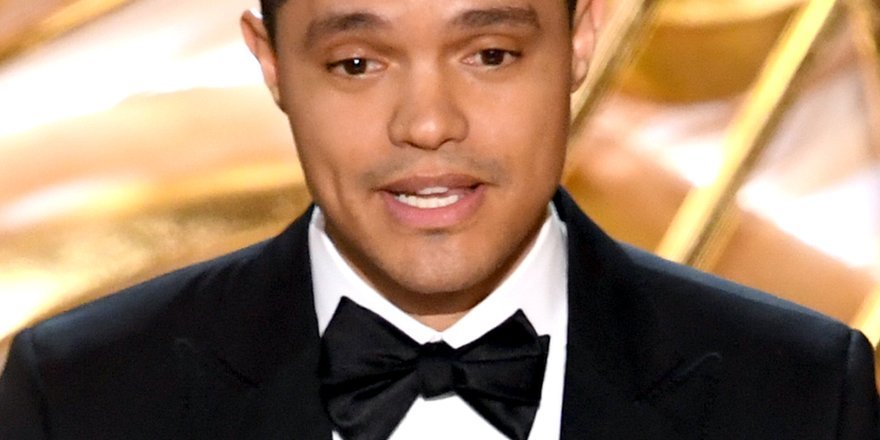 BBCAfrica's tweet photo. While presenting a segment at the Oscars Trevor Noah used a Xhosa phrase which he said meant: 

“In times like these, we are stronger when we fight together than when we try to fight apart.” 

But it actually meant: 

“White people don’t know I’m lying.”

https://t.co/EDCa78PuLh https://t.co/ydiUC2T78w