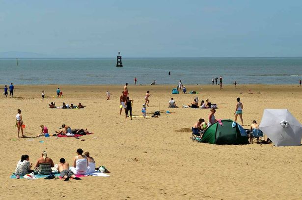 ViewMersey's tweet image. With the end of February just around the corner, check out our 'Magic March' rates for our wonderful property bit.ly/2NyYnYJ #VisitCrosby #VisitWaterloo #VisitLiverpool