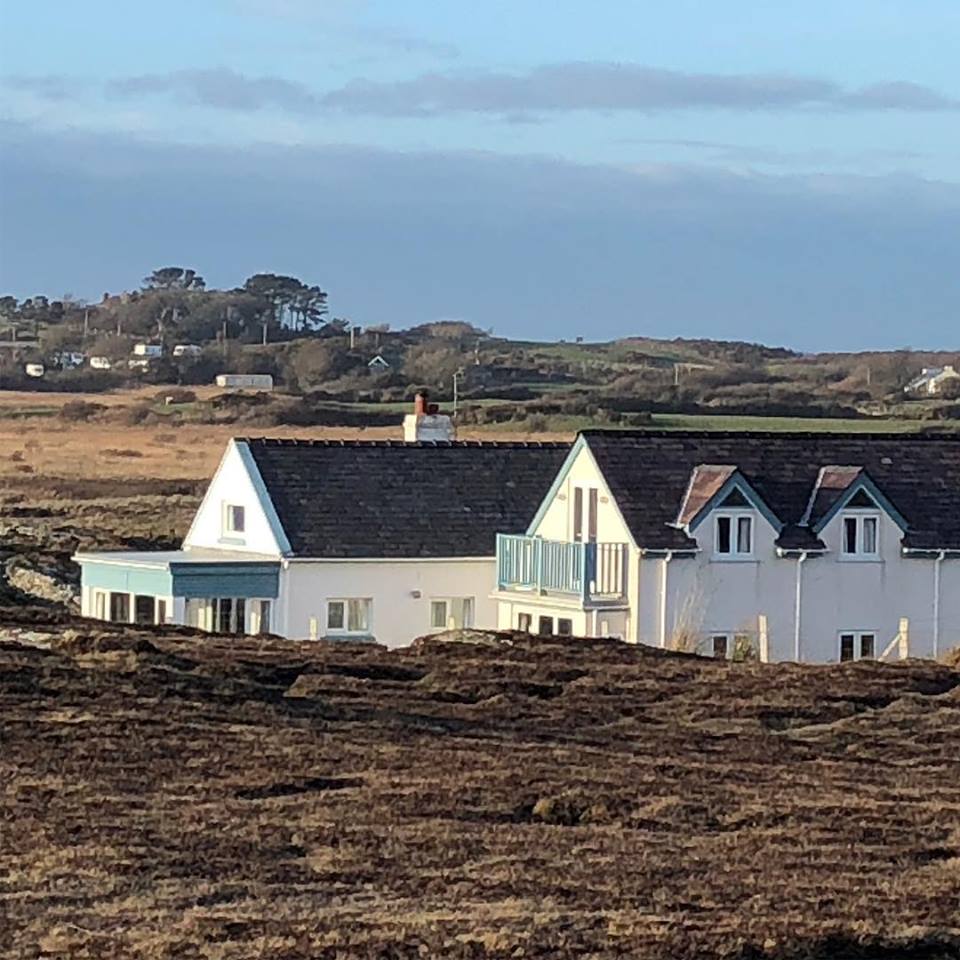 menaiholidays's tweet image. Lisa stayed with us last week &amp;amp; is writing an article for @simplethingsmag on her time on #Anglesey. We're looking forward to reading the April issue! Here are some lovely snaps from their walk from Rhoscolyn to Trearddur Bay.
#northwales #springbreaks #holidaycottage #familytime