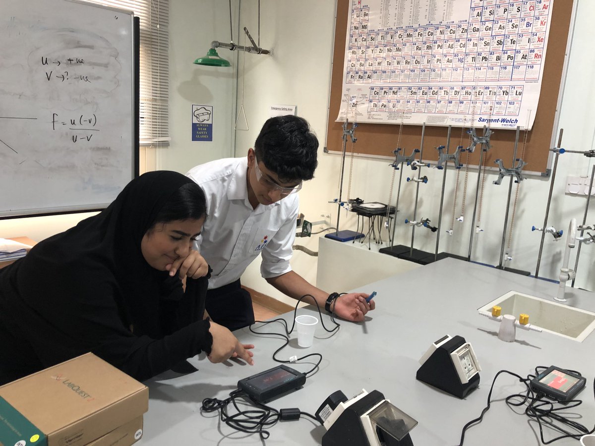 AIS_Sciences's tweet photo. Grade 12 students testing a range of potential drinking waters for ideal concentrations of essential minerals #AISstem #AISgrade12 #AISseniorschool https://t.co/XiaPtXEkEj