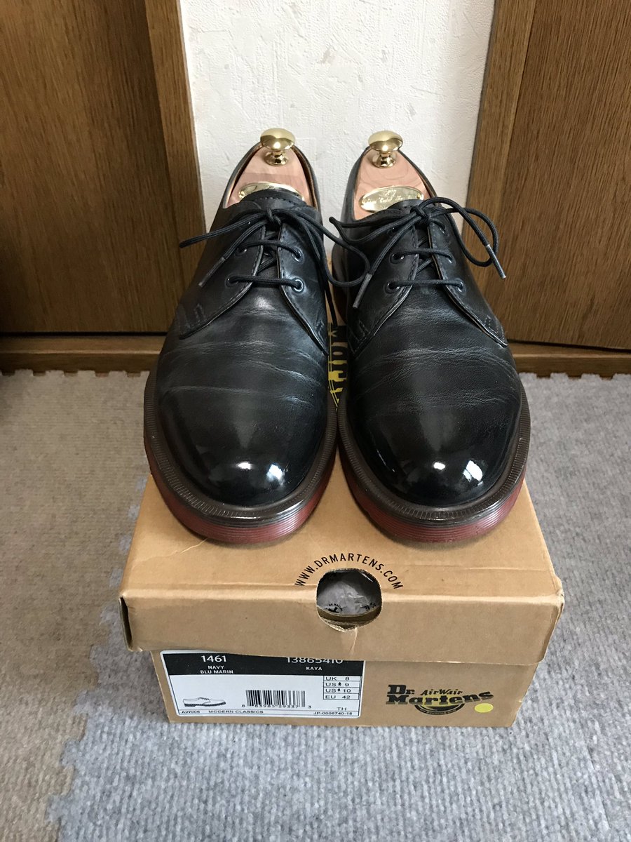 Moki メーカーの罠 靴磨きの道具を買います 道具がいいとうまくなった気分がします 気分が良くなります 新しい道具を買います このループにはまってます ハイシャインコート本当に光りますよ 僕の腕ではない 笑 靴磨き ブートブラック