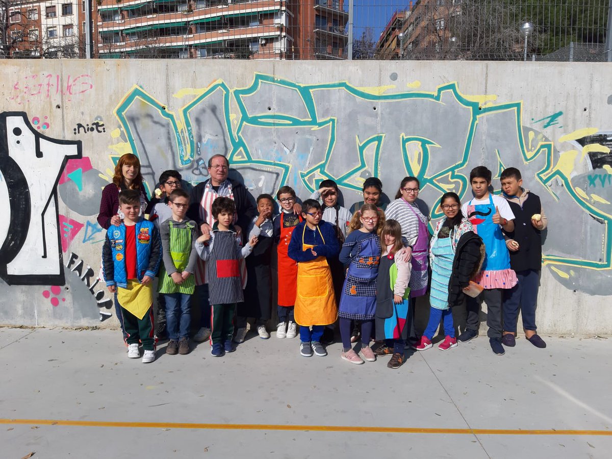 fepmontserratee's tweet photo. Comença la setmana del #carnaval a l'escola!!! Avui tots amb davantal!! #somFEP @escolesFEP https://t.co/qjoPnRHzUO