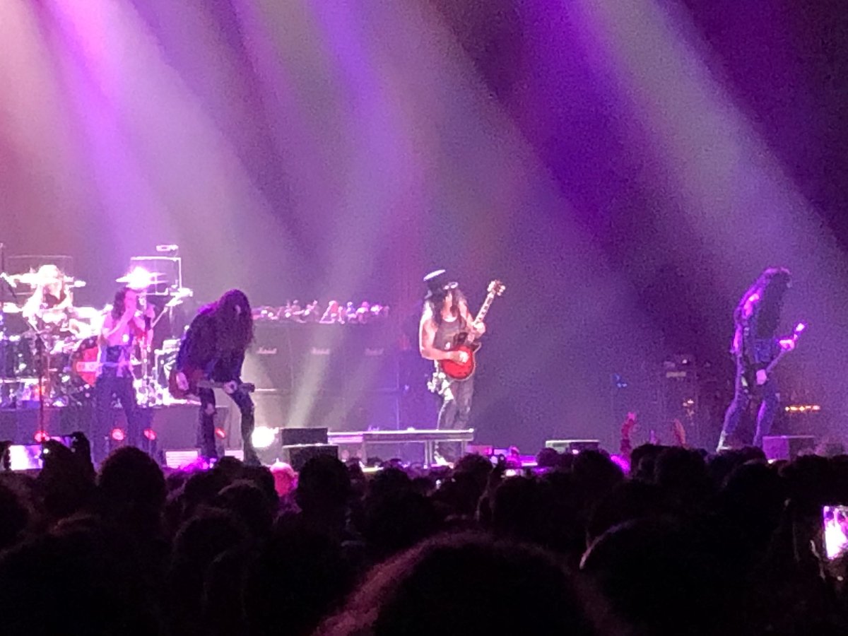 celliedo's tweet photo. @Slash It was f:;;;(;ing amazing https://t.co/Mt6BWaaqVx