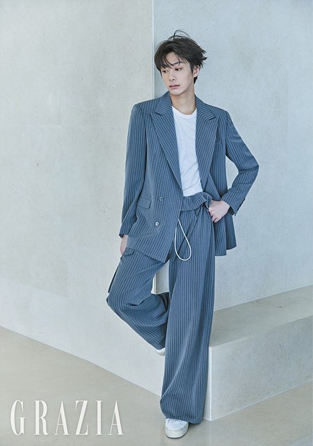 OfficialMONSTAX's tweet photo. [#MONSTA_X]
#몬스타엑스 #원호 #형원
#그라치아 3월호 화보 

#GRAZIA
#MONSTAX https://t.co/YUDHJZ99SX