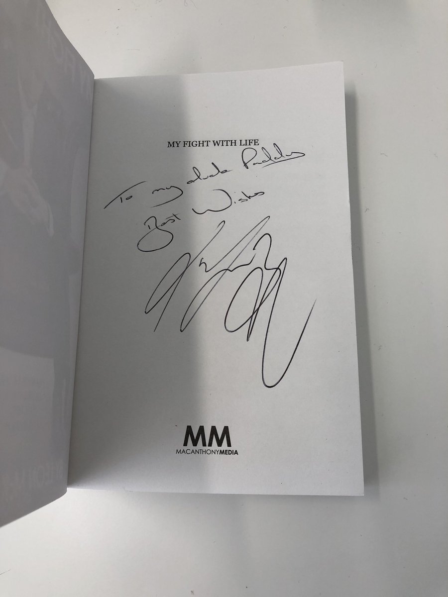 Quality completely unexpected gift from <a href="/LeonMckenzie1/">Leon Mckenzie</a> this morning, can’t wait to get stuck into it later 👊