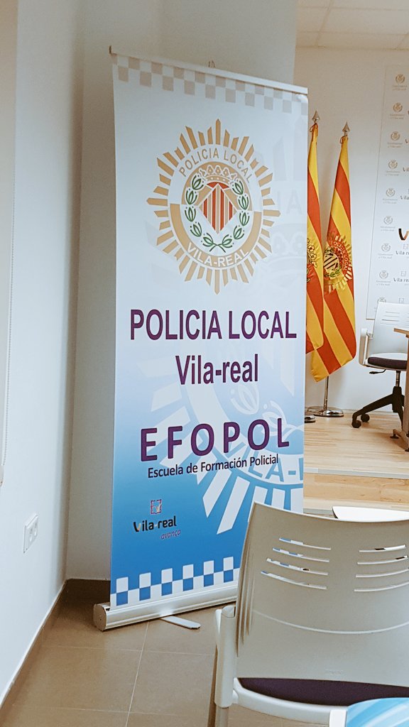 politutor's tweet photo. Amb moltes ganes d'aprendre.
#policiestutors #ispib #vilareal #mediació https://t.co/1r8ynQmE4G