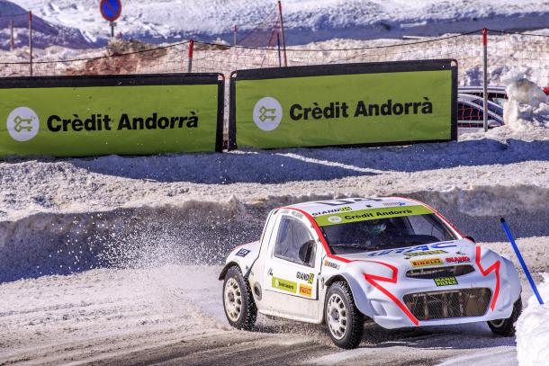 Les #CrèditAndorràGSeries encara no tenen campió <a href="/GseriesACA/">Circuit Andorra - Crèdit Andorrà GSeries</a> <a href="/AutoClubAnd/">Automòbil Club d'Andorra</a> @CreditSupport_  @Circuit_Andorra #Andorra tinyurl.com/y3o7j39x