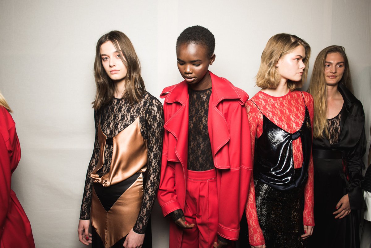 Attraqt's tweet photo. Do you have a clear grip on the multiple online journeys of your #fashion customers? @Attraqt &amp; @Drapers explain why this is so important, and how #automation can assist. #Ecommerce #MFW
https://t.co/UKdykXdzuz https://t.co/UwngEGosl5