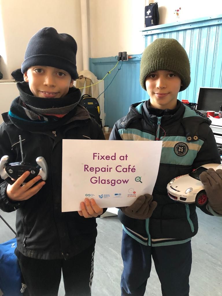 repairglasgow's tweet photo. Success!! The toy car lives to drive another day 🚘 Thanks to our mini-attendees for joining us on our mission to repair and well done to our volunteer Kenny on this fix 👍 #RepairGlasgow @CCFScot https://t.co/XLwINujrIw