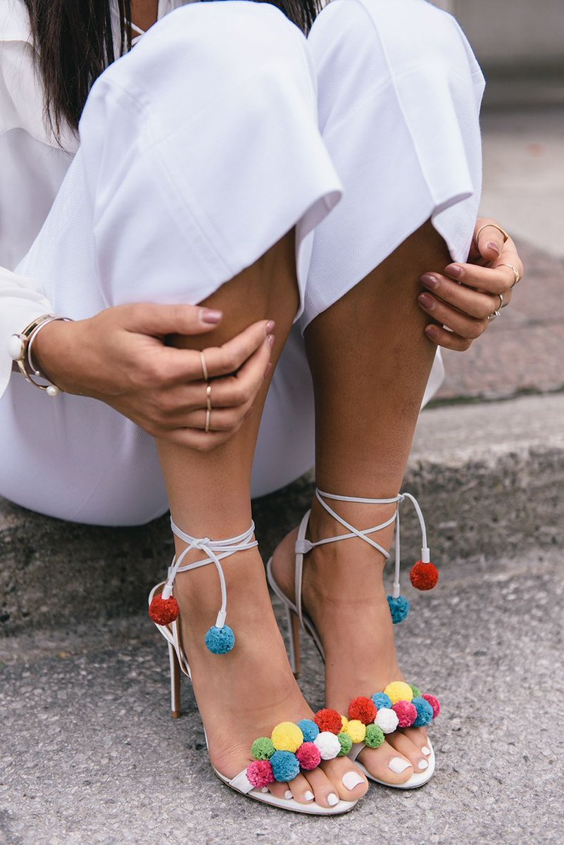 Offerncodes1's tweet image. The #Farfetch Fashion Cannot Be Competed With Any One ..!! #Shop Now With #FarfetchCouponsCodes ...!! 😍💋🎀

#Bags 👝 #Shoes 🥿🥿 #Sandals 👠 #Fashionistas 💃 #Purses 👛 #LadiesSpecial 💋

buff.ly/2FEc876 💃💄