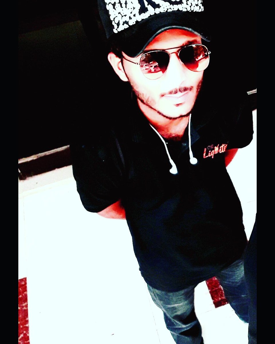 basitbaloch99's tweet photo. How am I Looking? https://t.co/dW0cW6iPun