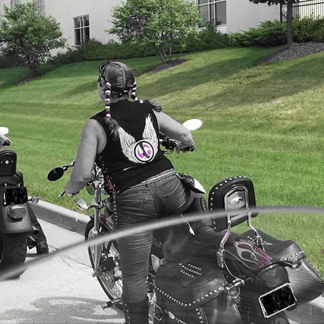 Looking for Spring like... #stilettosonsteel #femaleriders #femalebikers #ladyriders #ladybikers #womenriders #womenbikers #womenwhoride #chickswhoride #bikerchicks #bikerwomen #sisterhood #connecticut #florida #illinois #iowa #massachusetts #michigan #missouri #newyork #pen…