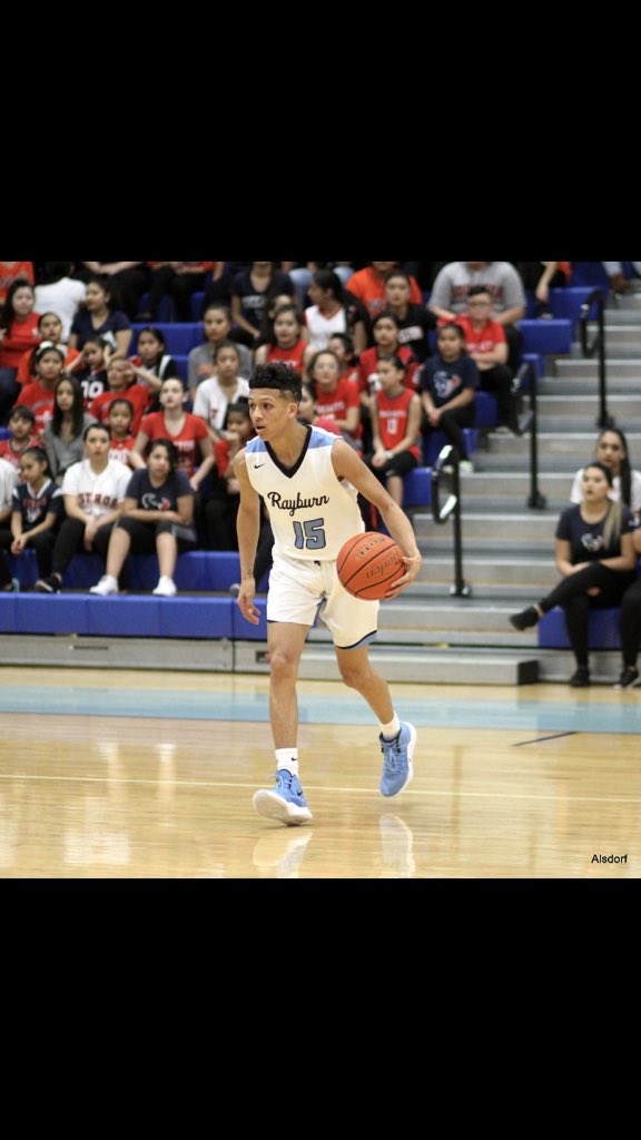 RunninTexans's tweet photo. Congratulations to @king_reke_ and @Dtorres_03 on receiving 2019 22-6A Honorable Mentions 🏀Tyreke led us with 184 rebounds while Diego shot it 38% from 3 and took 20 charges this season #RunninTexans #TexanPride https://t.co/DVQQZ4f6Jp