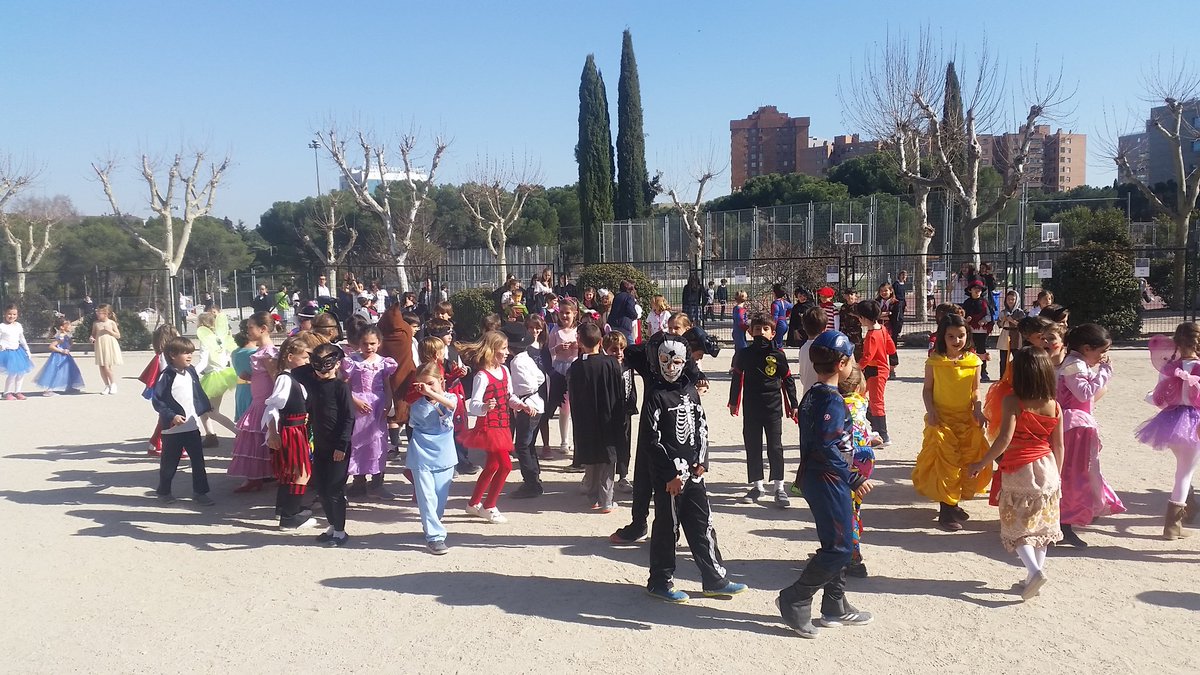 cscchamartin's tweet photo. Hoy hemos celebrado Carnaval con los alumnos de 2° de primaria, bailando, jugando y compartiendo un aperitivo. https://t.co/lgV95w7utW