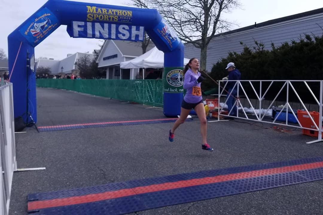 BAEventPromoti1's tweet image. Somerville,MA resident Emma Zimmerman wins the Hyannis 10K in time of 39:09 #marathonsports  #hyannis10km #hyannis10k @somervilletimes @SomervillePatch @BillRodgersRACE @hyannismainst @SomervilleCity @runnersworld @WomensRunning @brooksrunning @runningtimes