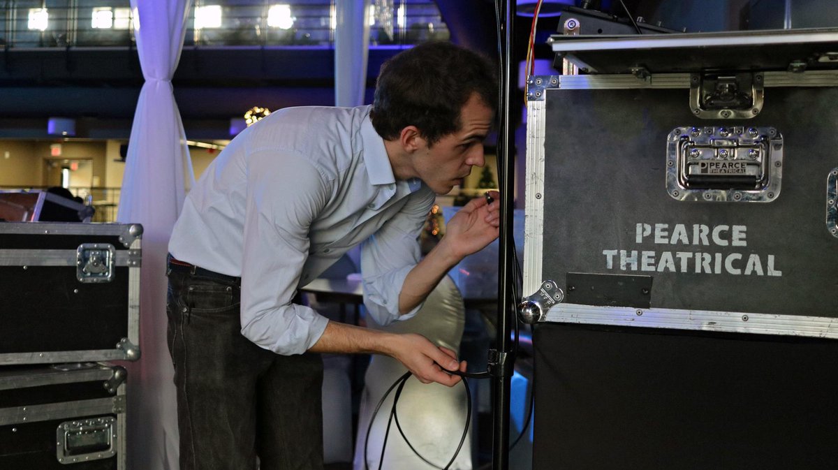 magicsampearce's tweet image. From setup to sound check, we're hands-on to make sure your event is fun and flawless #conferenceentertainment #torontomagician #corporatemagician