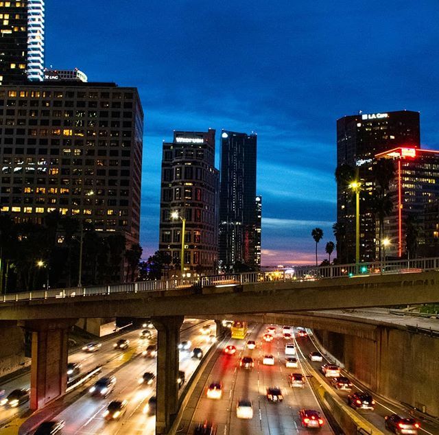 #dtla #110freeway #110 #bluehour #dtlaphotography #losangelesworld 
#nikond7500 #instamilo ift.tt/2U2cNTo