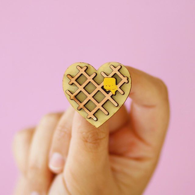 Dapperanimals's tweet photo. Happy Monday! Who said waffles are only for the weekend? Treat Yo’ Self to a waffle today! Here’s one of latest pins available now on our Etsy shop 🤓
📸: @nabilaverushka 
#dapperanimals #livethecutelife #rainbowstyle #rainbowfasion #rainbowsmakemehapp… https://t.co/VyUo5HVgSf https://t.co/Gz2KmWAOEY
