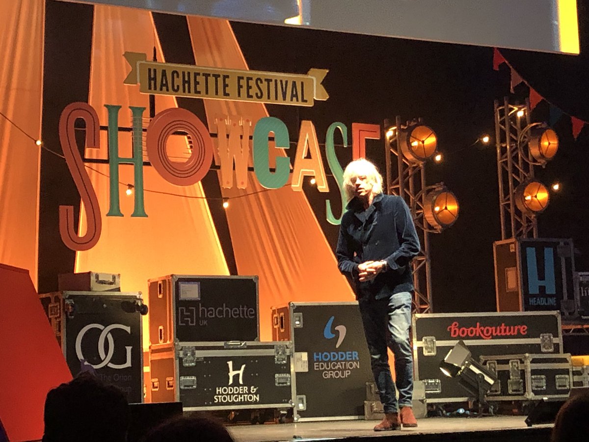 valvicky16's tweet image. Wow!! #showcase19