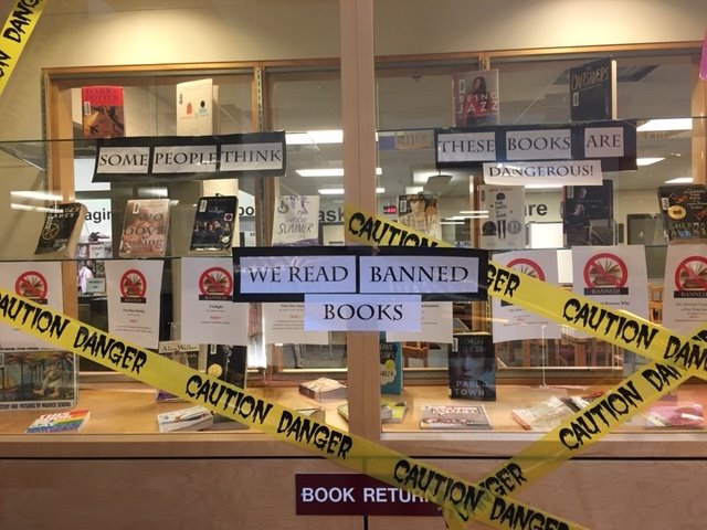 SD36Librarian's tweet image. It&apos;s Freedom to Read Week! We are lucky to live in a society where we can choose what we want to read!  #sd36learn #fhlearn #freedomtoreadweek  #sd36tl