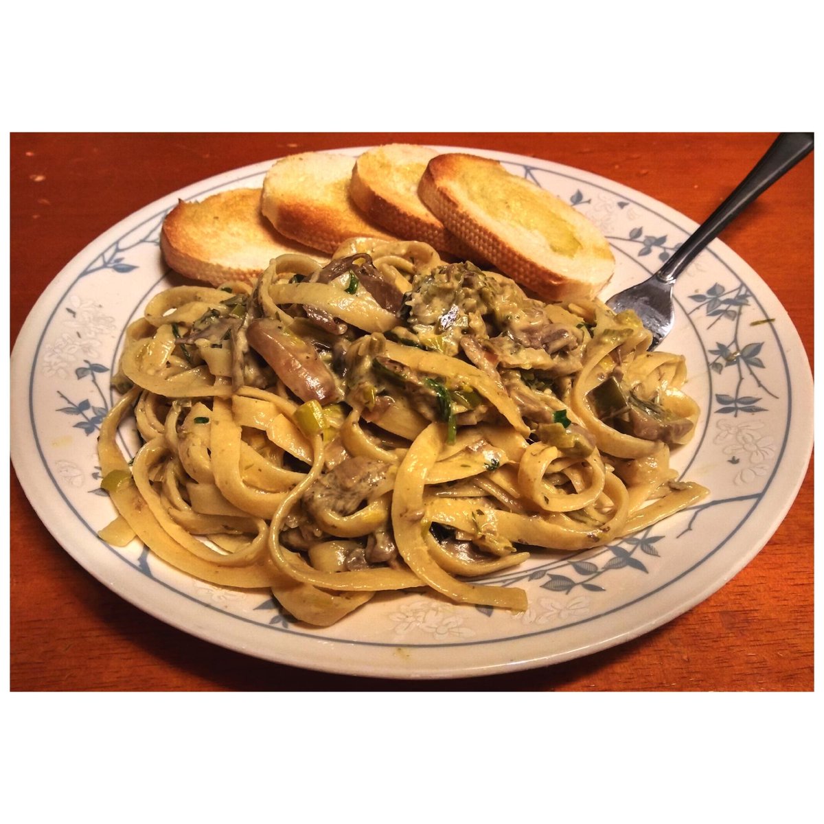 wctipton's tweet photo. @GordonRamsay I attempted to make your Mushroom, Leek, Tarragon Pasta last night. What do you think? I followed your cooking instructions to a T. I had to substitute out linguine for lasagna sheets, and used a different bread because the store was out of ciabatta. #notadonkey https://t.co/E89LYHTlWn