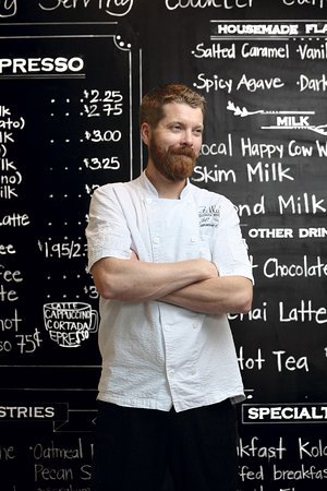 Our man in #yeahTHATgreenville Jeff Kelly of #StellasBrasserie is on the latest episode of the #TinRoofFarmRadioShow. Check it out right here--> tinrooffarmradioshow.com/jeff-kelly-of-…
#eatlocal
#cheflife
#StellasSouthern