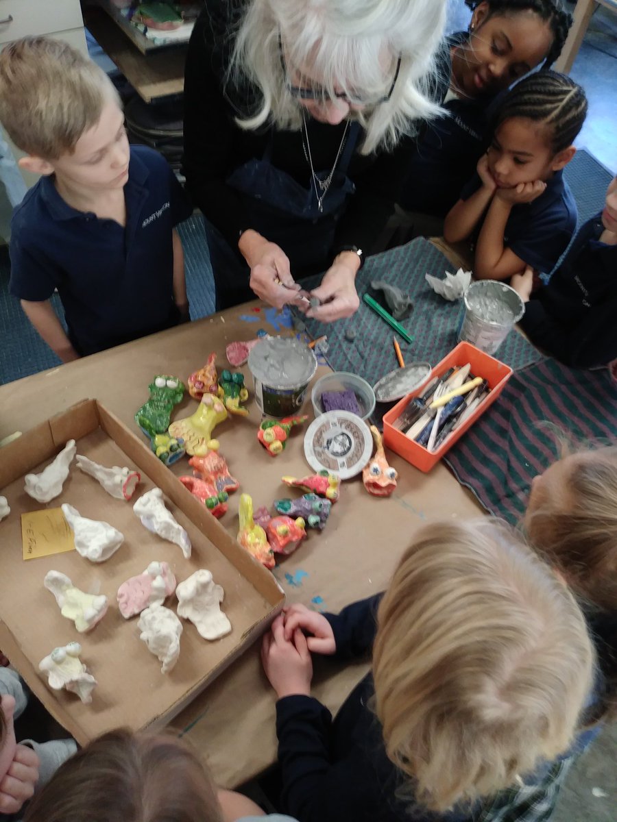 ChamycaC's tweet photo. Went on a learning walk today at the Founders campus. And all I can say is that, I am so amazed at all the classrooms I had visisted. It was such a learning experience for me. #MVPS #learningexperience https://t.co/iOdvMpscTY