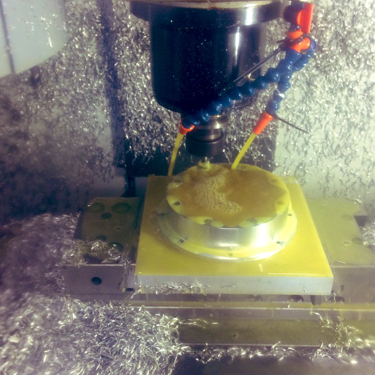 makeinsalford's tweet photo. Finishing off some shiny 7075 aluminium parts for @SalfordRacing today. Lots of chips, coolant everywhere! It’s a shame they’re going to destructive testing with this one 😧 https://t.co/T8u6oFl736