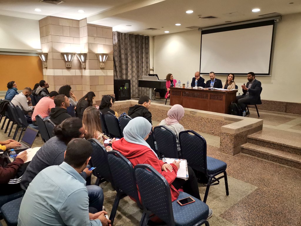 UNDPEgypt's tweet image. &quot;Our #innovation lab provides #user_centered #solutions for the #development #challenges under the #SDGs&quot;.@UNDPEgypt&apos;s deputy resident representative @AUC_Business @AUC_Vlab in a discussion session on #Sustainabledevelopmentgoals. #BabsonCollabrative student challenge #inno4dev