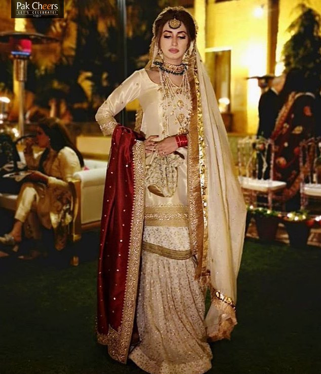 PakCheers's tweet photo. Exclusive beautiful wedding pictures of Iman Ali & Babar Bhatti
PakCheers
Coming Soon
https://t.co/1BSmo9HwEd
#fashion #wedding #weddingseason #weddingcouple #pakcheers #letscelebrate #imanali #babarbhatti #baiman #baimankishadi #pakistaniweddings #pakistanicelebrities https://t.co/kQjc0bDqid