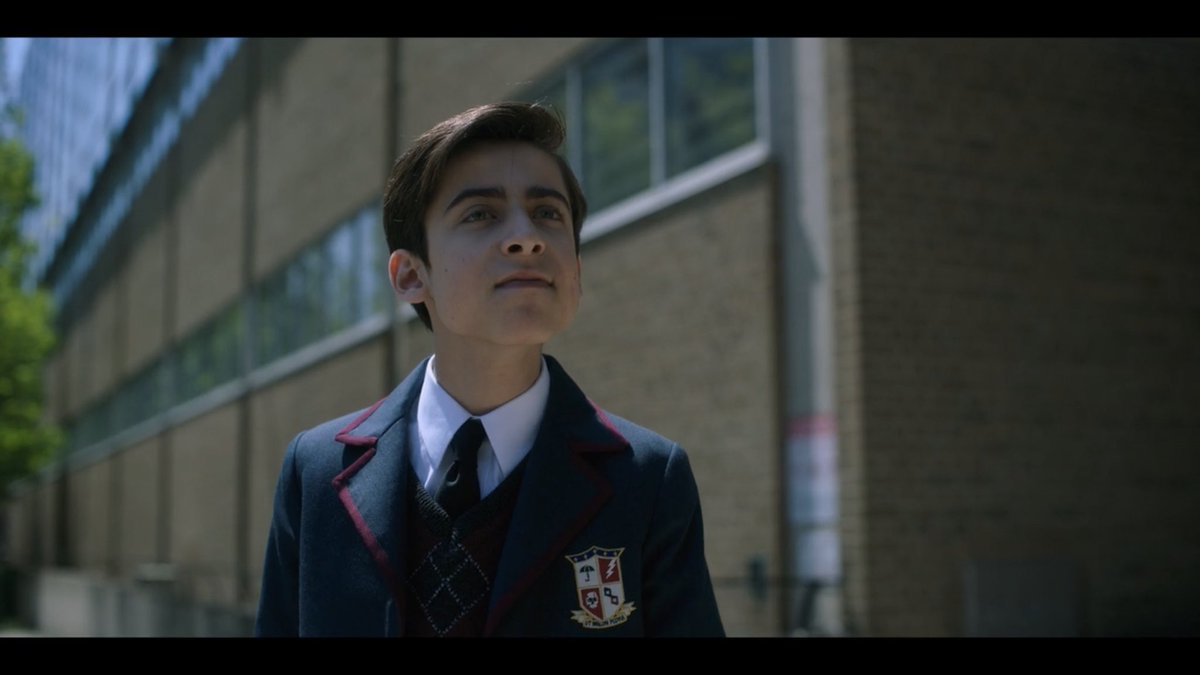 эйдан галлахер пятый. пятый академия амбрелла 1 сезон. эйдан галлахер пятый академия. академия амбрелла сериал пятый. эйдан галлахер академия амбрелла 2.