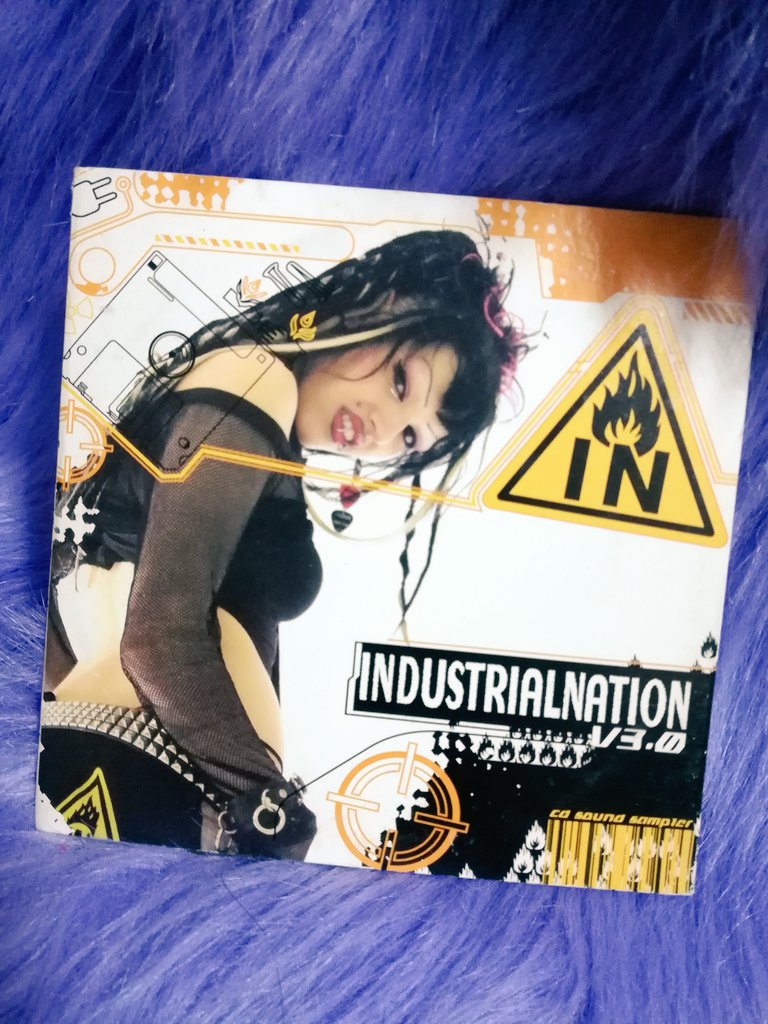 DJSiSeN's tweet photo. SINO RE-BUILD PROJECTSが収録されたINDUSTRIALNATIONのコンピもタイムリーに部屋から発掘💨💨
2005年!!!
当時、日本人の快挙だなと誇らしく嬉しかったのを思い出す😚
#sinorebuildprojects
#japaneseindustrial
#industrialnation https://t.co/NVUdo49qQf