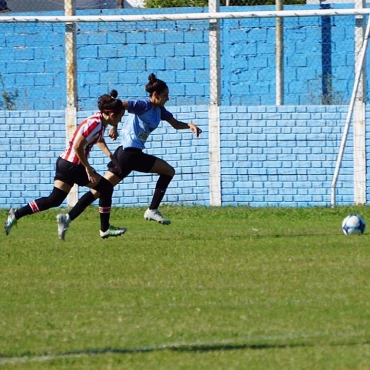 Vscfutfem's tweet photo. ORGULLO VILLERO!!

Bianca Mihdi y Brisa Viscussi fueron pre-seleccionadas para la sub20 de la Seleccion Argentina!!
Felicitaciones chicas,a seguir asi!! https://t.co/NtANipXRUZ