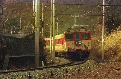 中央線を走っていた ｷﾊ58 気動車の 急行ｱﾙﾌﾟｽ/八ヶ岳/かわぐち 1975年