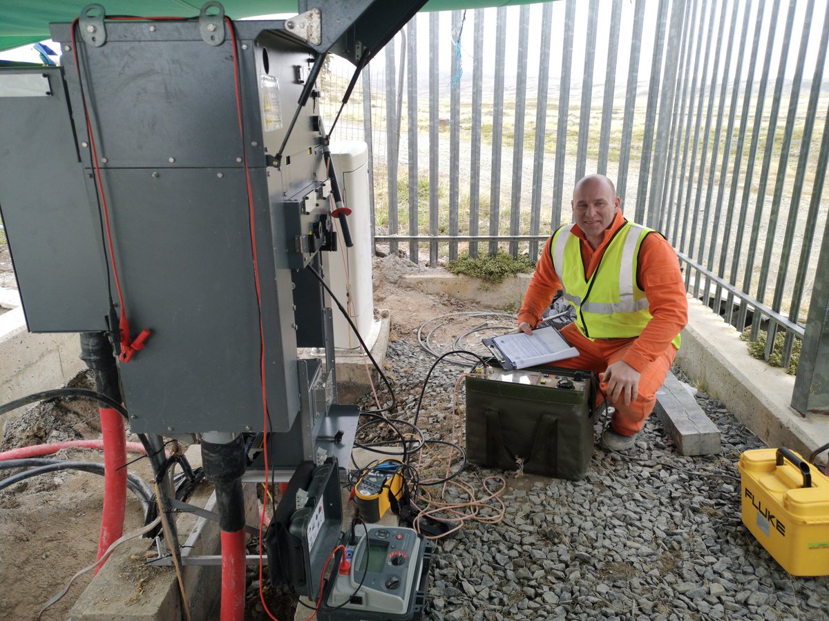 @528STRE making history with the @Proud_Sappers first ever full HV Ring Main Unit replacement. Two Falklands sites now fully operational. @170_Engineers @66WorksGroup_RE @BritishArmy @armyjobs #YourArmyNeedsYou #FindWhereYouBelong #SapperPower #FollowTheSapper #SapperSmart