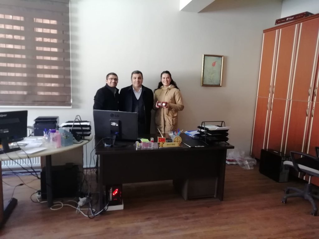 Van Gençliğinin eğitimine desteğimiz hız kesmeden devam ediyor.Projemiz kapsamında Çaldıran, Muradiye, Saray ve Özalp sürekli eğitim merkezlerine masa üstü bilgisayar ve donanım desteği sağlandı.”Her şey Gençlik İçin Her şey Gelecek İçin” @fbbayguven <a href="/bulentveziroglu/">Bülent VEZİROĞLU</a> <a href="/alikilicer/">Doç.Dr.Ali Kılıçer</a>